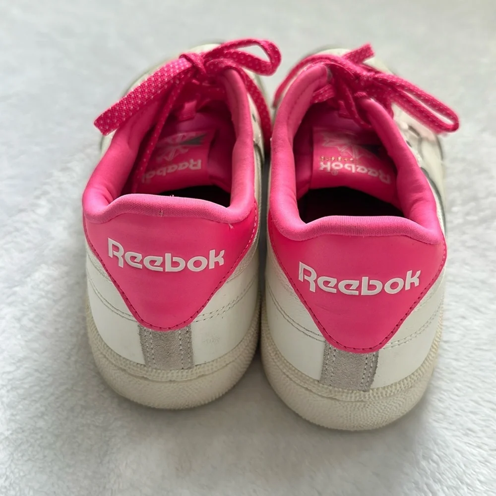 Reebok Retro Low Top Sneakers Shoes Women 10 Suede Hot Pink Sporty Skater Grunge